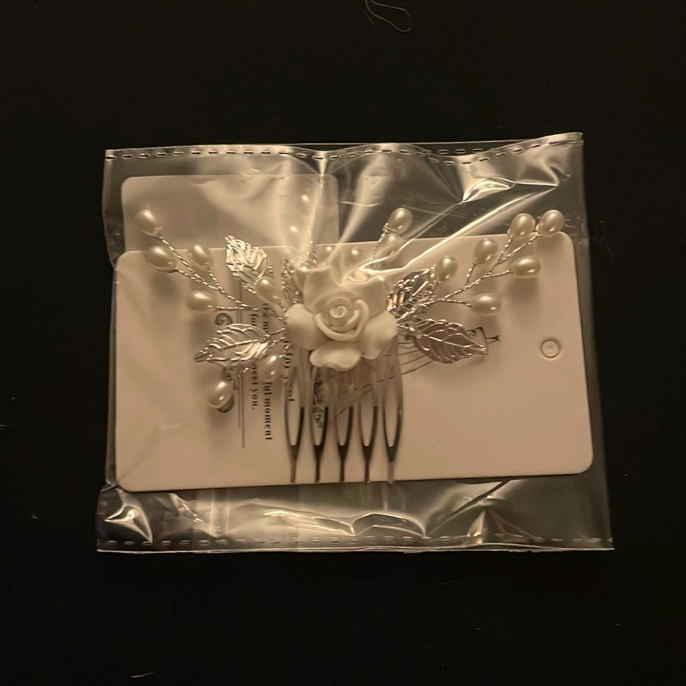 Flower hair accessory